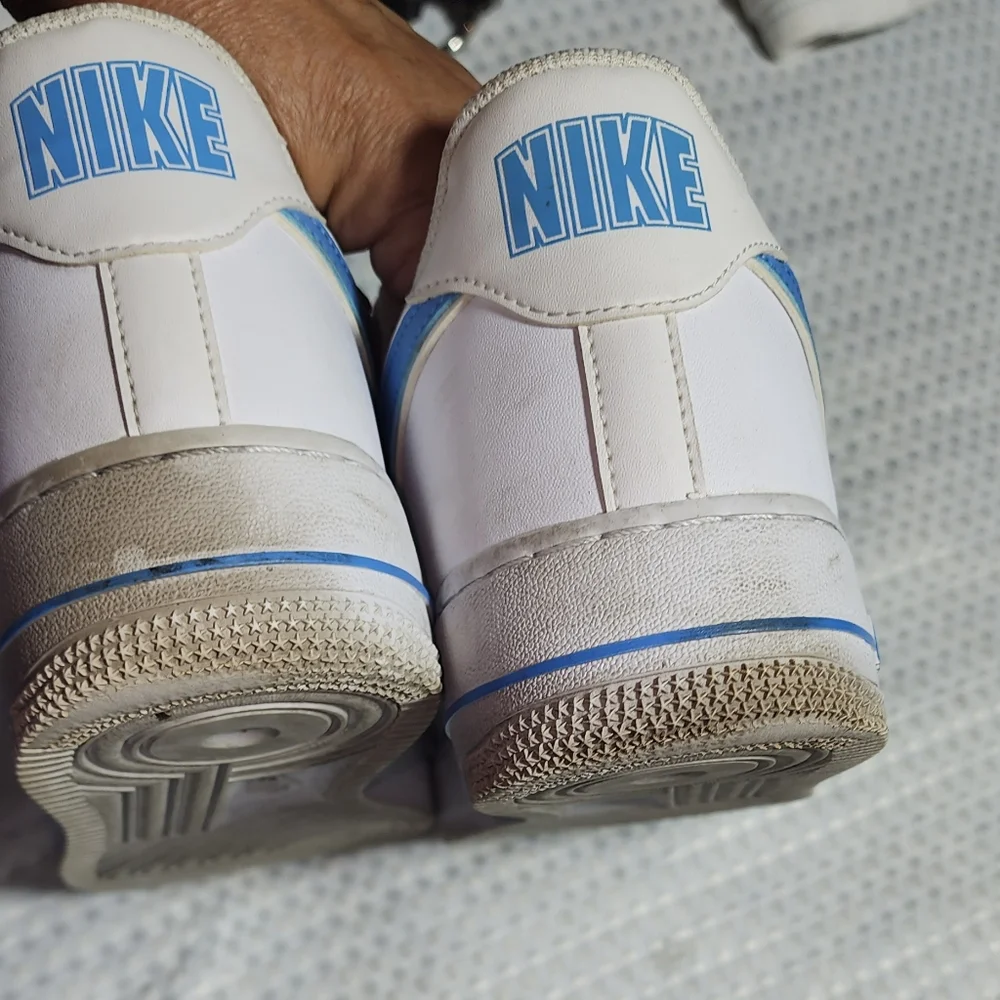 NIKE AIR FORCE EUC MENS SIZE 10 UNIVERSITY BLUE SNEAKERS SHOES - Picture 9 of 10